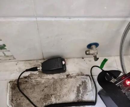 墨脱屋顶漏水维修公司分享下卫生间漏水的危害及解决方法